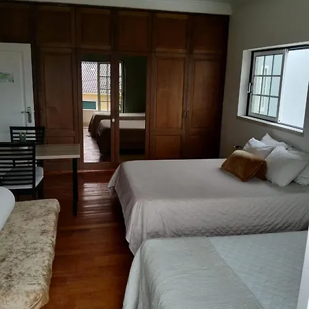 Refugio De Famoes Affittacamere Odivelas (Lisbon)